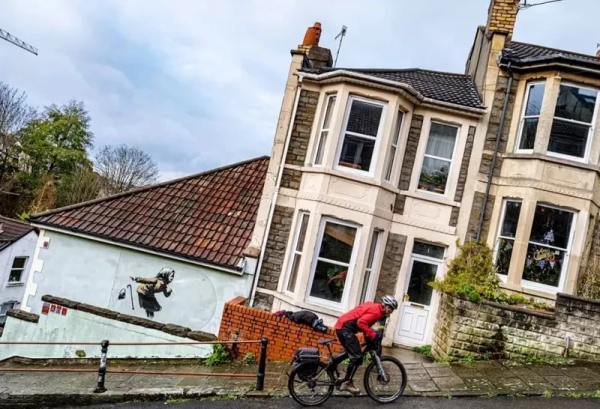 世界上最陡峭的街道，普通的車都上不去，恐高的人會害怕