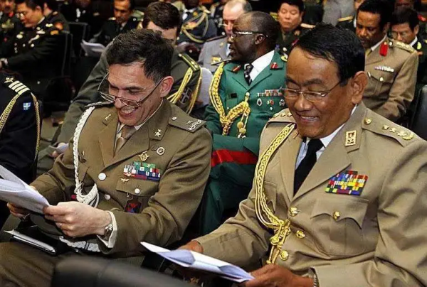 大使館武官:你不知道的特種部隊 大使館武官:你不知道的特種部隊