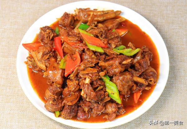 廚師長教你在家燉大鵝，一罐啤酒，一碗香料，鮮嫩脫骨，香辣入味