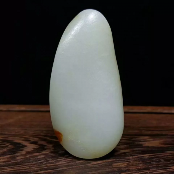 為何羊脂白玉能穩坐和田玉之王的地位？