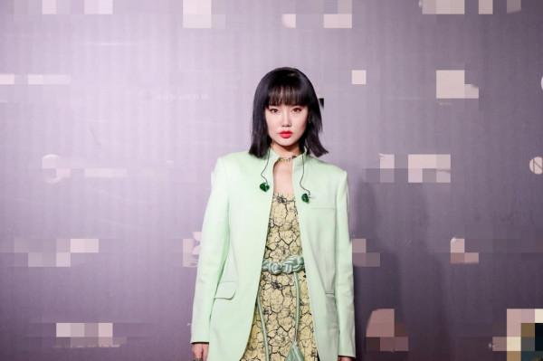 長春電影節:鄧萃雯發福何琳臉僵,景甜霸總範,蔡少芬張晉秀恩愛 長春電影節:鄧萃雯發福何琳臉僵,景甜霸總範,蔡少芬張晉秀恩愛