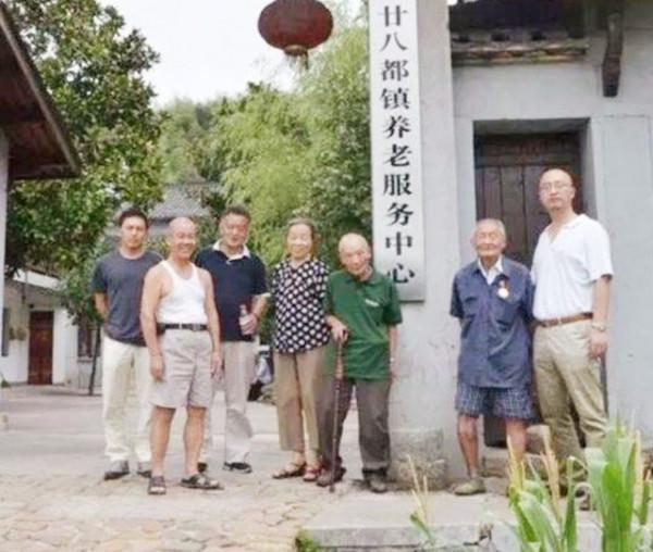 最後的三個特務：留在大陸幾十年一直過得很幸福，還拍了張合影