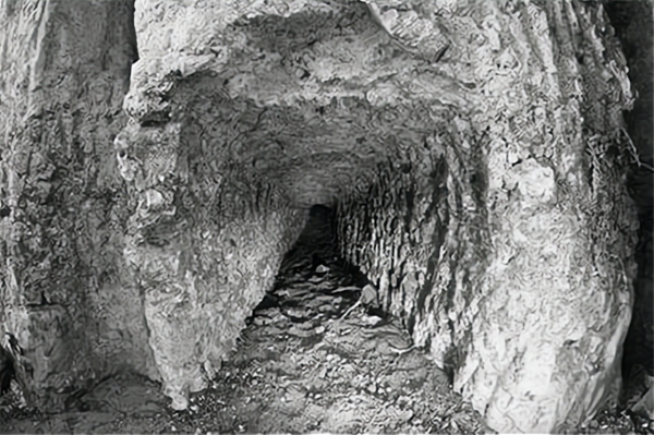 沙俄一哨兵，被埋地下軍需庫9年，全靠一個姑娘的來信撐到被救