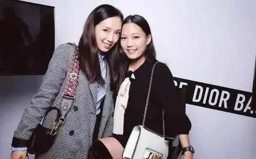 比霍啟剛郭晶晶夫婦更有故事!霍家新晉“神仙情侶”什麼來路? 比霍啟剛郭晶晶夫婦更有故事!霍家新晉“神仙情侶”什麼來路?