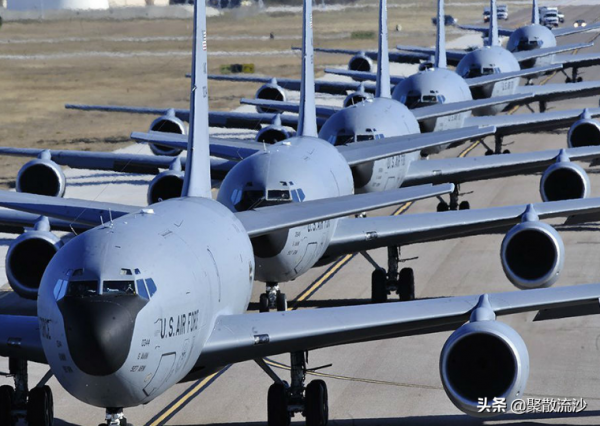 裝備超過560架加油機，最大的載油量達161噸，壟斷一技術50多年