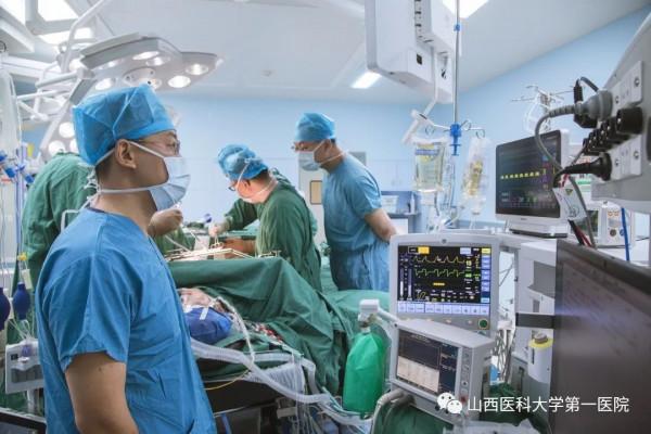 父親捐肝救子!山西醫科大學第一醫院完成我省首例活體肝移植 父親捐肝救子!山西醫科大學第一醫院完成我省首例活體肝移植