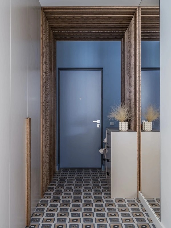 一個看著舒服的房子，靠得絕對不是豪裝，他家因藍色而在網上走紅