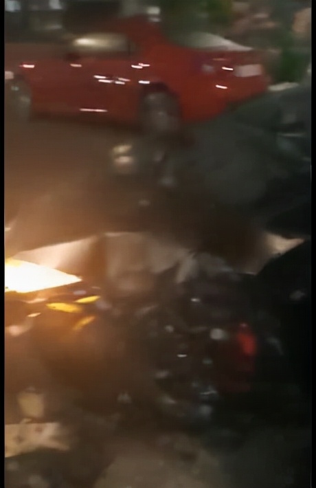 國安舊將比埃拉禍不單行，輸球后豪車撞樹變形！車借朋友被坑慘了