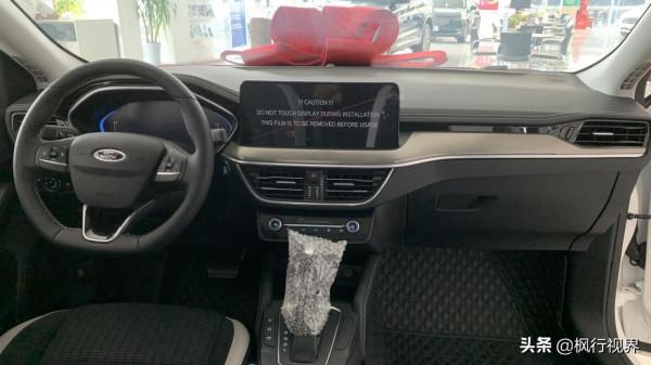 福特新福克斯店內實拍，還是那個追風少年？