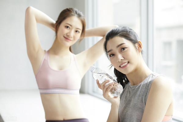 “面部瑜伽”走紅 這麼做真有凍齡效果？