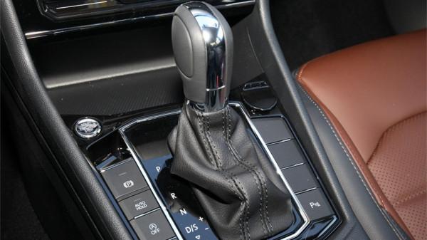 大眾朗逸：1.4T年養車貴近兩千，還是 1.5L更省心？