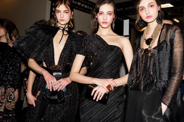 Armani Privé經典高定系列：不同深淺的橙色，演繹東方美學