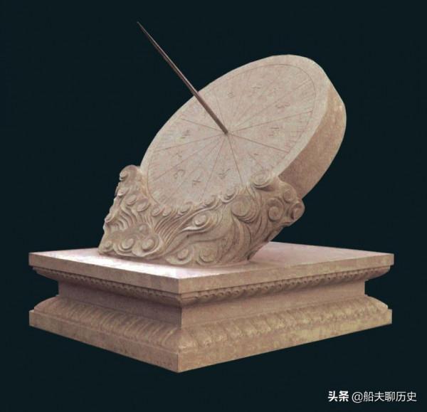 歷史中的元旦為何變來變去？最終成為了一個“洋節”，有些無奈