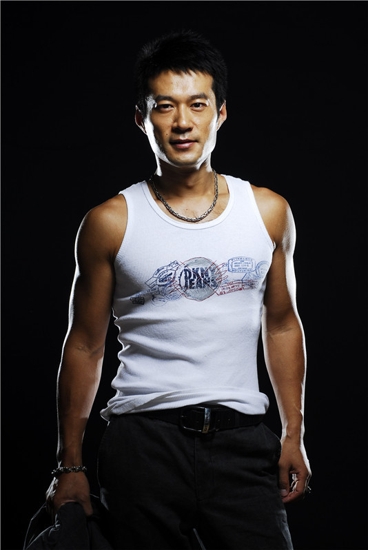 《掃黑風暴》譚凱：未學表演，為單身老媽回家鄉，48歲不強求愛情