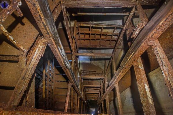 “朱可夫的掩體”，建於第二次世界大戰期間，深度為 30 米