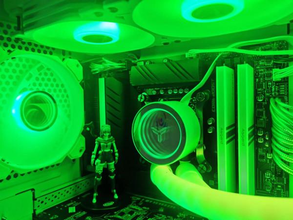 產品更新還真快,連水冷管都帶RGB光,炫彩機箱更添新裝 產品更新還真快,連水冷管都帶RGB光,炫彩機箱更添新裝