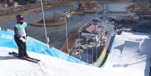 跳臺滑雪、自由式滑雪,從十幾米高度落下,運動員為何不會受傷? 跳臺滑雪、自由式滑雪,從十幾米高度落下,運動員為何不會受傷?