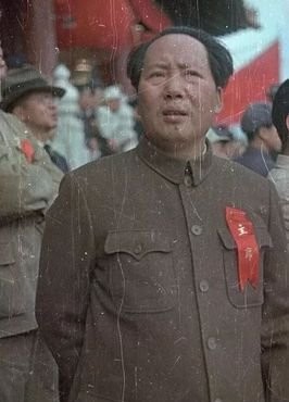 開國大典結束後,毛澤東毫無睡意,說完這一段話後,湧出了淚花 開國大典結束後,毛澤東毫無睡意,說完這一段話後,湧出了淚花