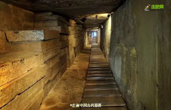 25歲小夥痴迷古代墓葬，1年探訪80多座，立志走遍中國古墓