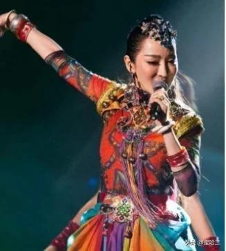 有種整容叫薩頂頂卸妝，&OpenCurlyDoubleQuote;神婆&rdquo;秒變女神，網友：早這樣早紅了