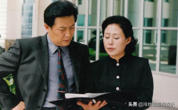 《突圍》是失敗的作品，多年前的3部反腐劇很敢拍，看過的人很少