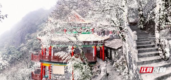 炎陵雲上大院鐵瓦仙 初春雪景如畫