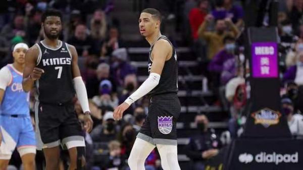 兩大主力全場26正負值！27+11+12大號三雙取勝！快攻打崩對手