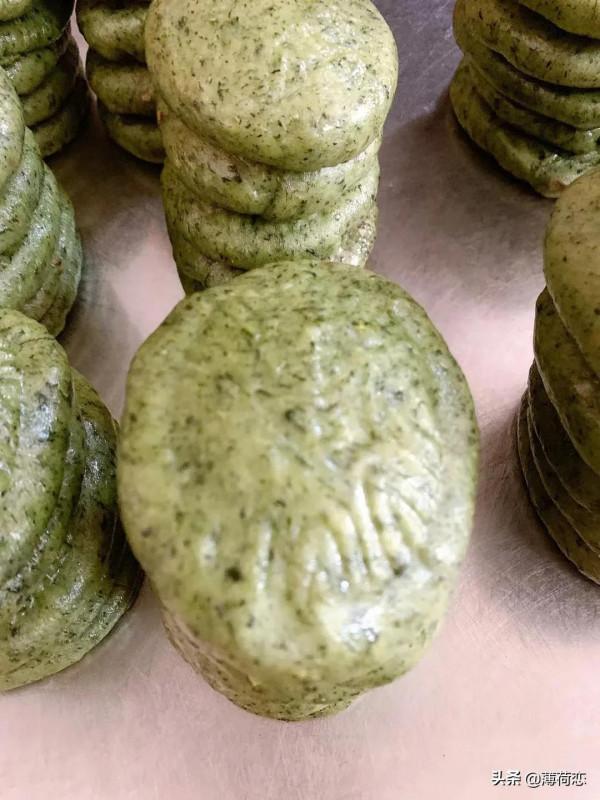 集娛樂與美味於一身的美食——鼠曲粿 集娛樂與美味於一身的美食——鼠曲粿