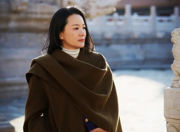 80歲網紅奶奶活成“少女”，粉絲千萬：愛自己的女人，會發光