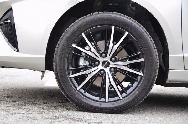 風格大變/續航升級 全新榮威Ei5實拍解析 風格大變/續航升級 全新榮威Ei5實拍解析