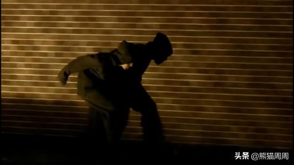 高智商的犯人，只靠報紙和毛毯，居然成功越獄，越獄真實事件