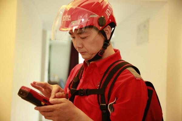 劉強東憑什麼獲央媒點贊？因為他在做這件事