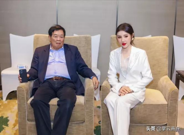 敏涵控股集團受邀參加“中國好公司”高峰論壇並摘得兩項殊榮 敏涵控股集團受邀參加“中國好公司”高峰論壇並摘得兩項殊榮