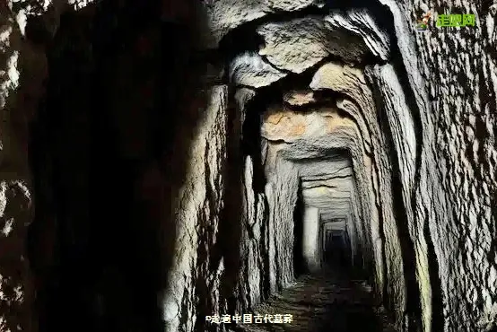 25歲小夥痴迷古代墓葬，1年探訪80多座，立志走遍中國古墓