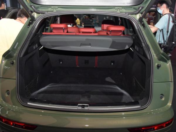 豪華效能SUV對撞:奧迪SQ5對比賓士AMG GLC 豪華效能SUV對撞:奧迪SQ5對比賓士AMG GLC