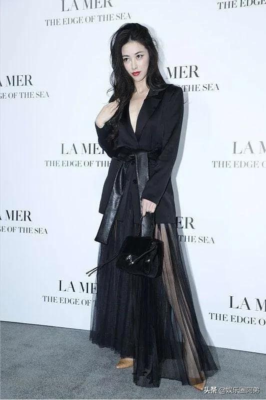 女星朱珠榮登百位全球最美面孔行列，這足以說明她足夠美麗