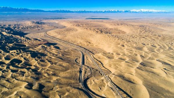 敦煌鐵路——戈壁秘境