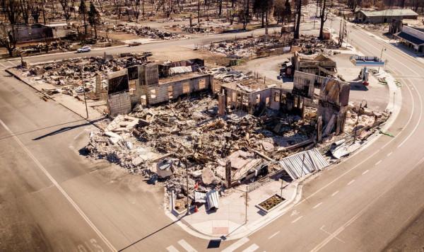 美國：山火過後