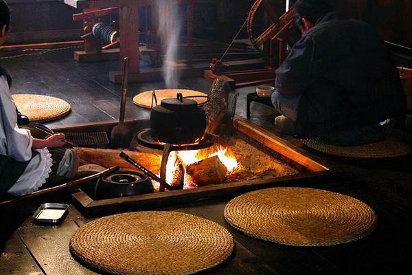 古人沒暖氣沒羽絨服，是怎麼度過冬天的呢？他們有取暖法寶