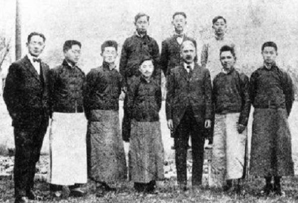 蔣光慈:相愛6年換來1個月相守,保留亡妻衣物,直至30歲離世 蔣光慈:相愛6年換來1個月相守,保留亡妻衣物,直至30歲離世