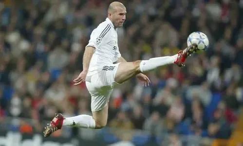 世紀王者時代旗幟四大天王內德維德里瓦爾多菲戈齊達內你更喜歡誰 世紀王者時代旗幟四大天王內德維德里瓦爾多菲戈齊達內你更喜歡誰