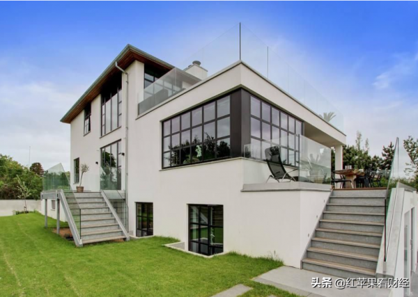 北大教授：5000元已是高收入，網友疑惑，為何房價高房租貴？