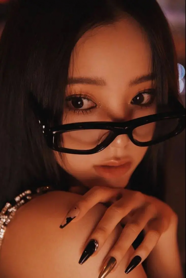 Nabi的富家千金風,終於找到了其中的穿搭精髓 Nabi的富家千金風,終於找到了其中的穿搭精髓