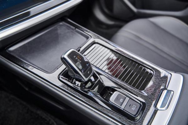 試駕賽道級寬體家轎奕炫MAX 從麗江自駕香格里拉納帕海