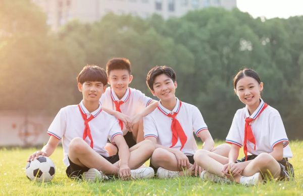 兒童為什麼越來越“成人化”？是什麼在侵蝕童年？