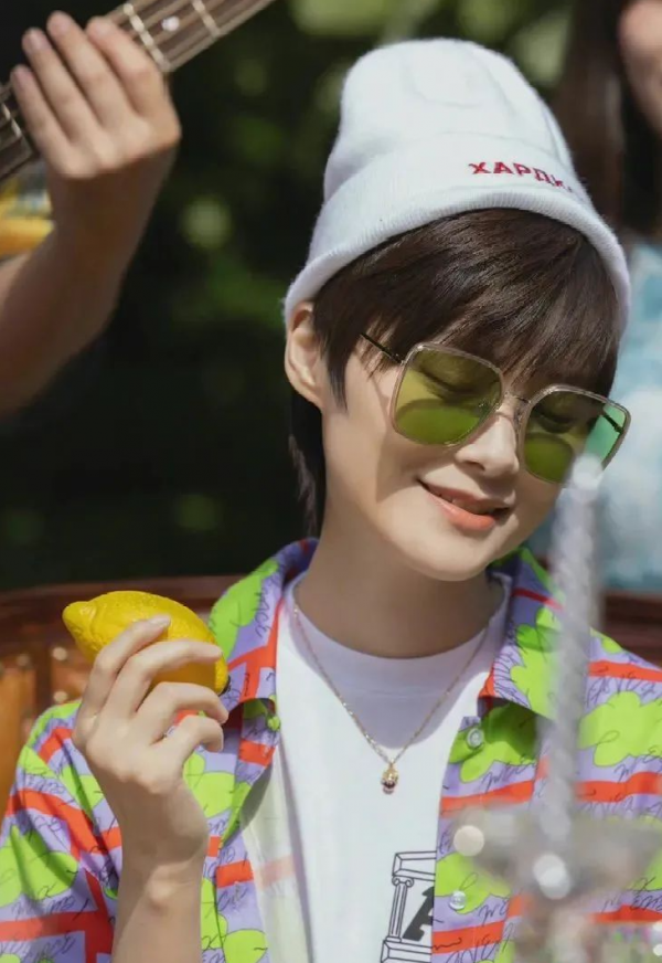 初雪,穿得像徐璐這麼可愛會得到愛情麼? 初雪,穿得像徐璐這麼可愛會得到愛情麼?