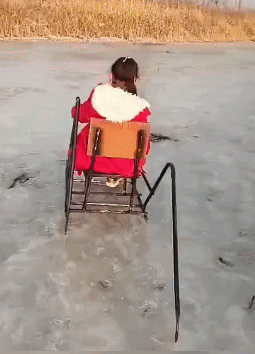 看完了東北人的滑冰工具，我尾椎骨疼了好幾天