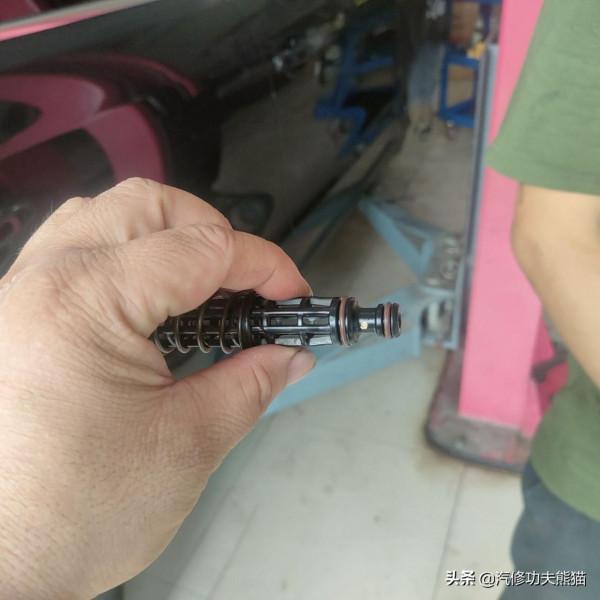 你們的奧迪燒機油是怎麼修的，我覺得這臺奧迪Q5燒機油的修法才對