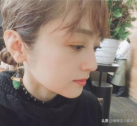 40歲憑最強童顏登上熱搜，雪膚美肌離不開她堅持塗芝麻油的小秘訣