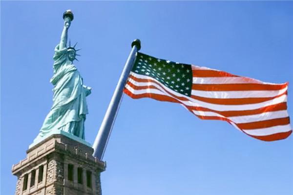 普京曾回憶起薩達姆和卡扎菲,還告訴阿拉伯記者,為何支援敘利亞 普京曾回憶起薩達姆和卡扎菲,還告訴阿拉伯記者,為何支援敘利亞